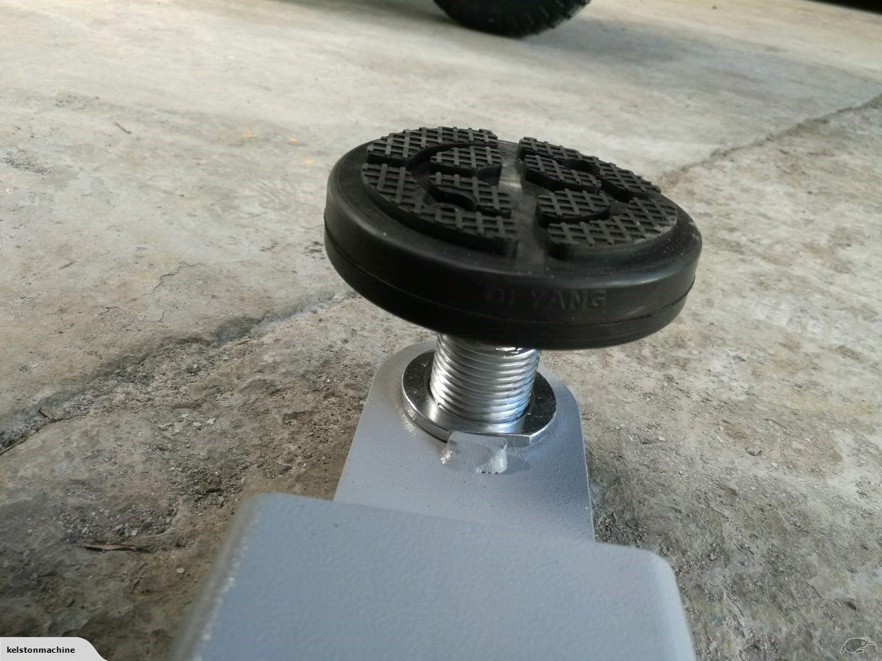2 Post Hoist Floor Plate 4000KG- Black TF40